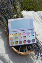 Cargar imagen en el visor de la galería, Lavender Fields Shadow Palette