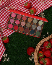 將圖片載入圖庫檢視器 Strawberry Picnic Shadow Palette
