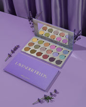 Cargar imagen en el visor de la galería, Lavender Fields Shadow Palette
