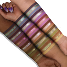 Cargar imagen en el visor de la galería, Lavender Fields Shadow Palette
