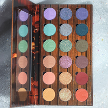 Charger l&#39;image dans la galerie, Pre-Order Cozy Cabin Shadow Palette
