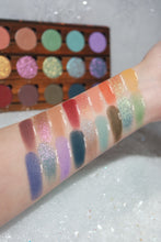 Charger l&#39;image dans la galerie, Pre-Order Cozy Cabin Shadow Palette
